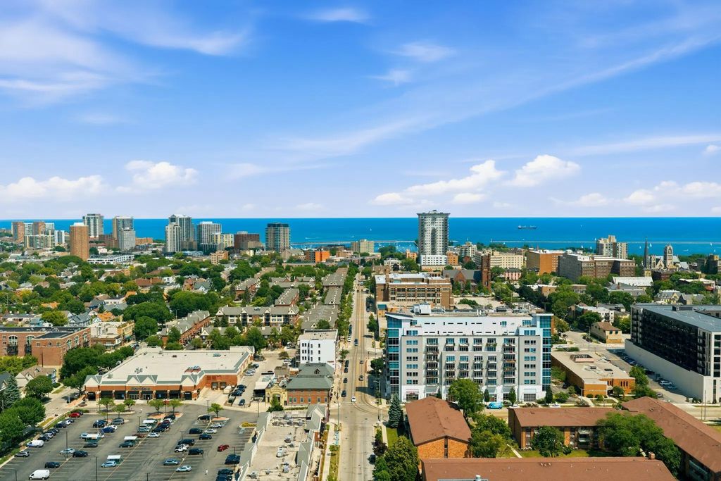 601 E Ogden Ave 504, Milwaukee