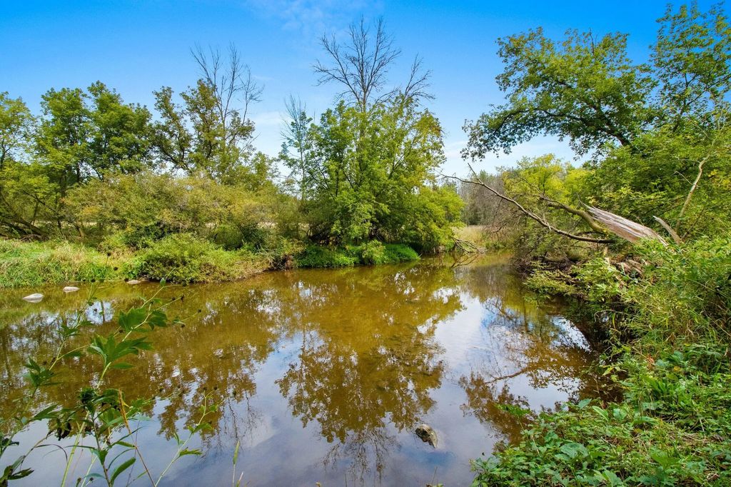 8026 Village Dr, Manitowoc Rapids