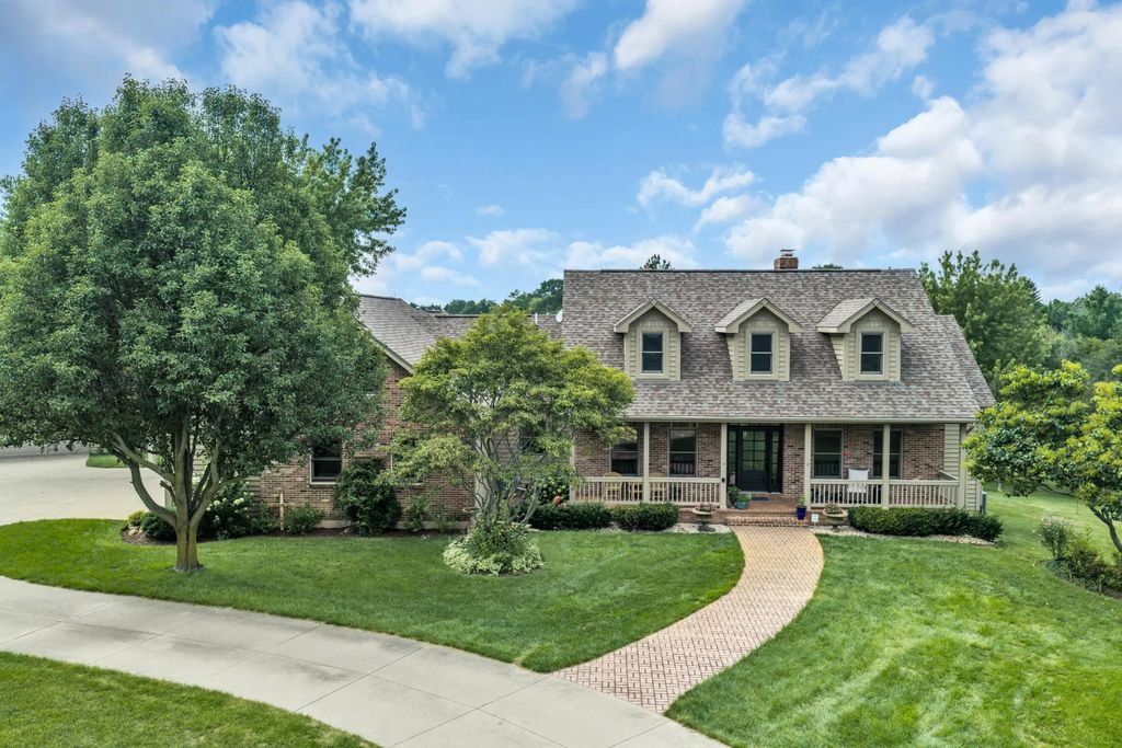5046 Briar Ridge Ct, Lyons