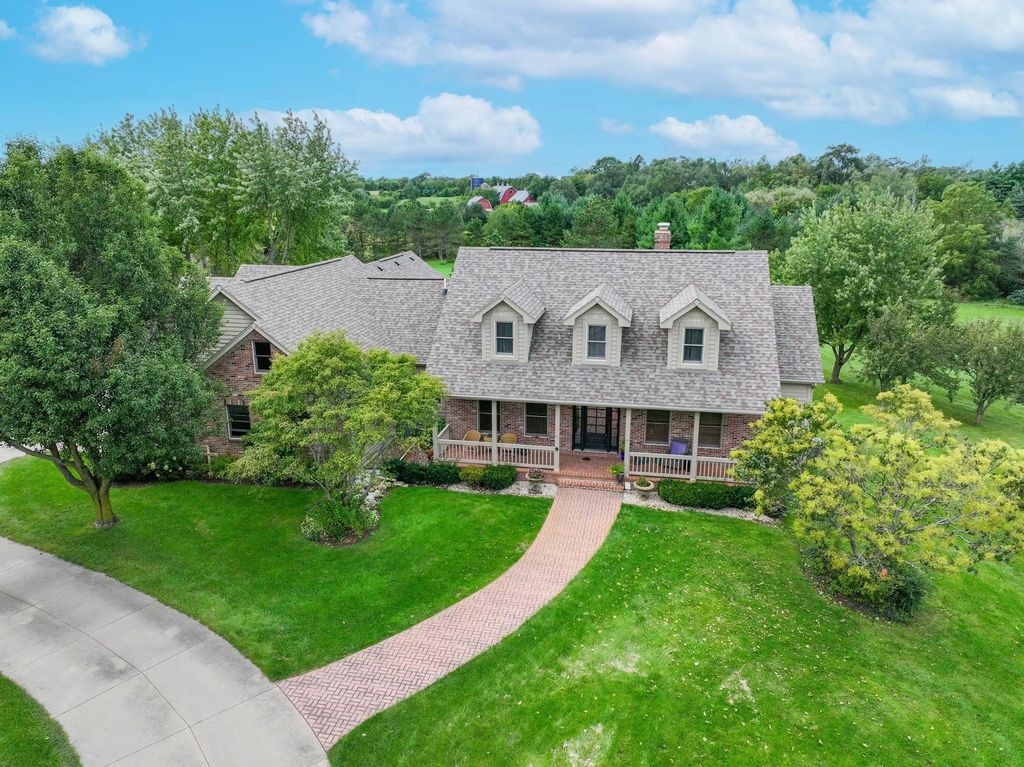 5046 Briar Ridge Ct, Lyons