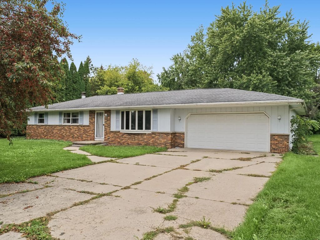 4608 W Reineking Dr, Sheboygan