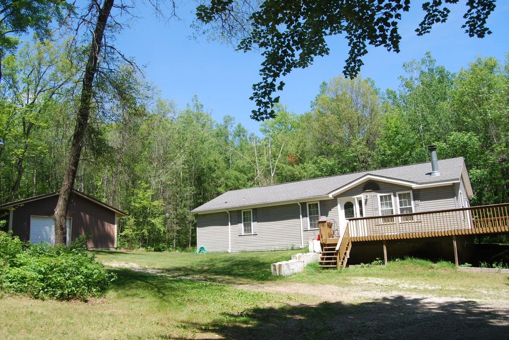 N11490 Nelson Rd, Athelstane
