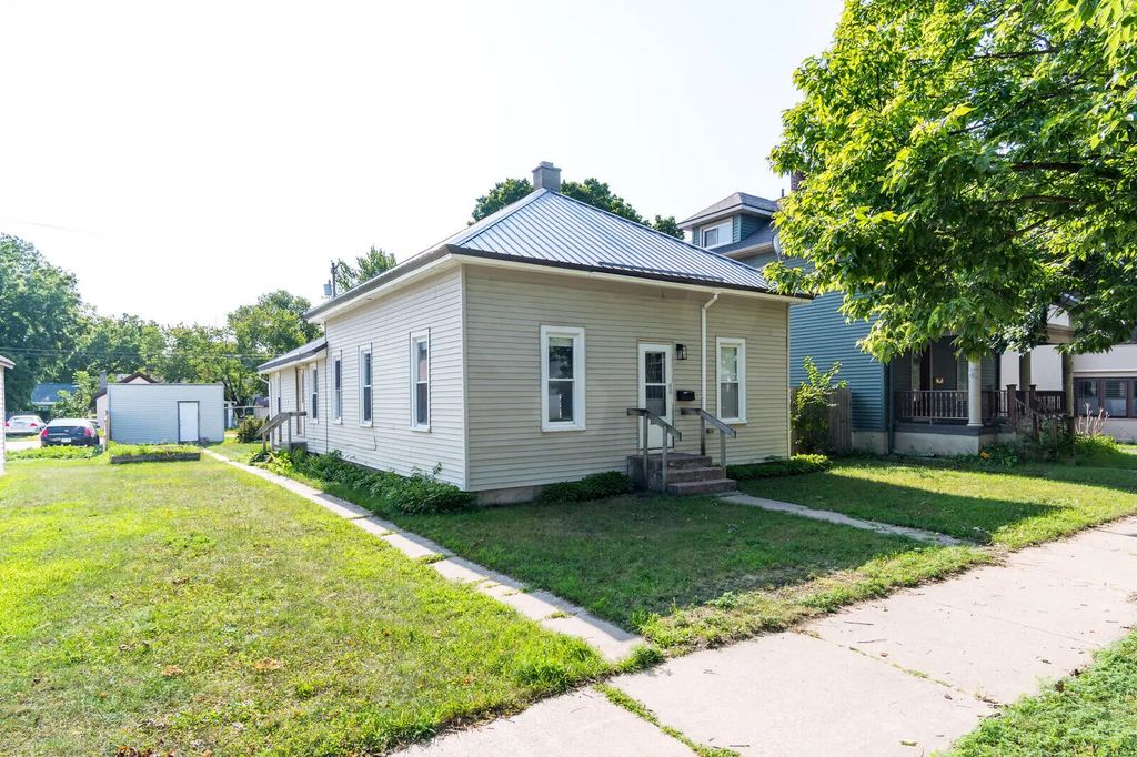 520 Avon St, La Crosse
