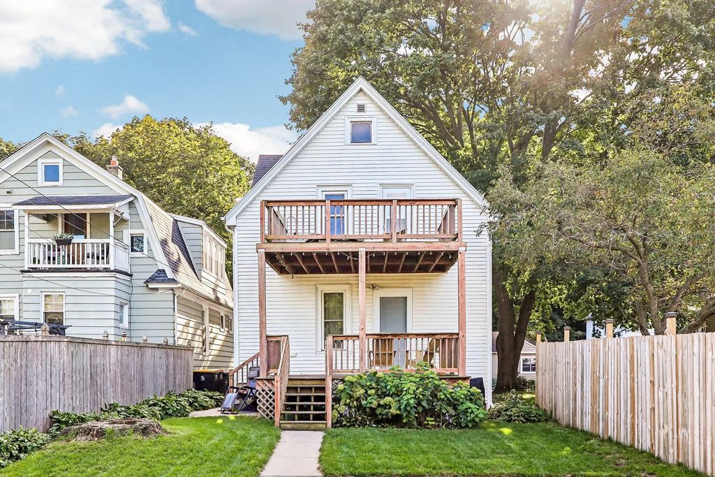 6644 Hillside Ln 6644a, Wauwatosa