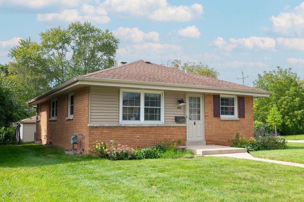 4175 N 92nd St, Wauwatosa