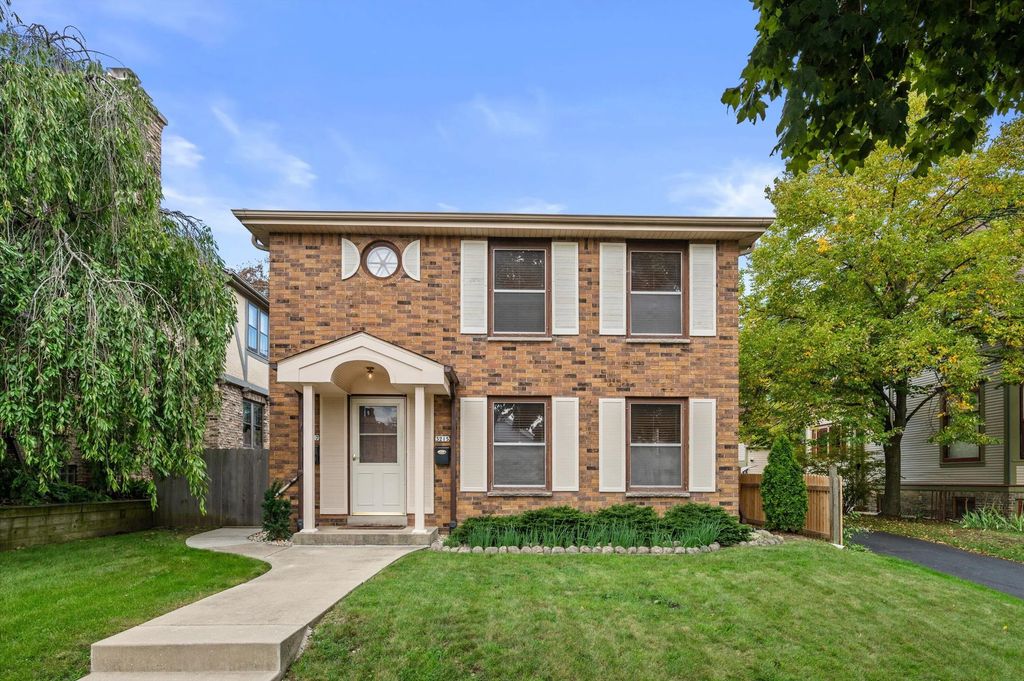 3215 S Indiana Ave, Milwaukee