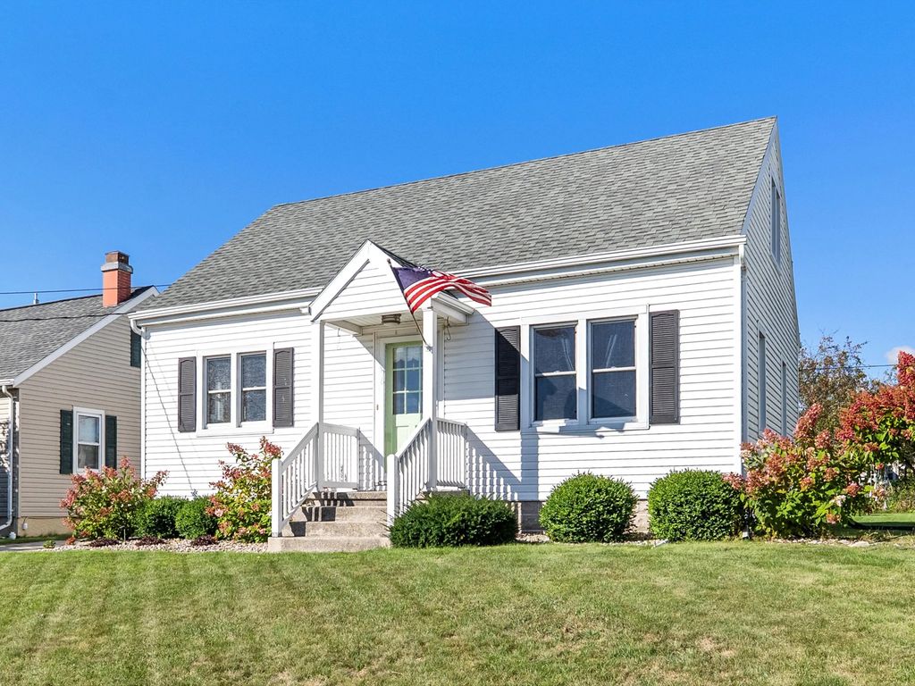 1814 S 9th St, Manitowoc