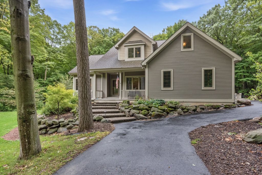 W6387 Karpathy Ln, Plymouth
