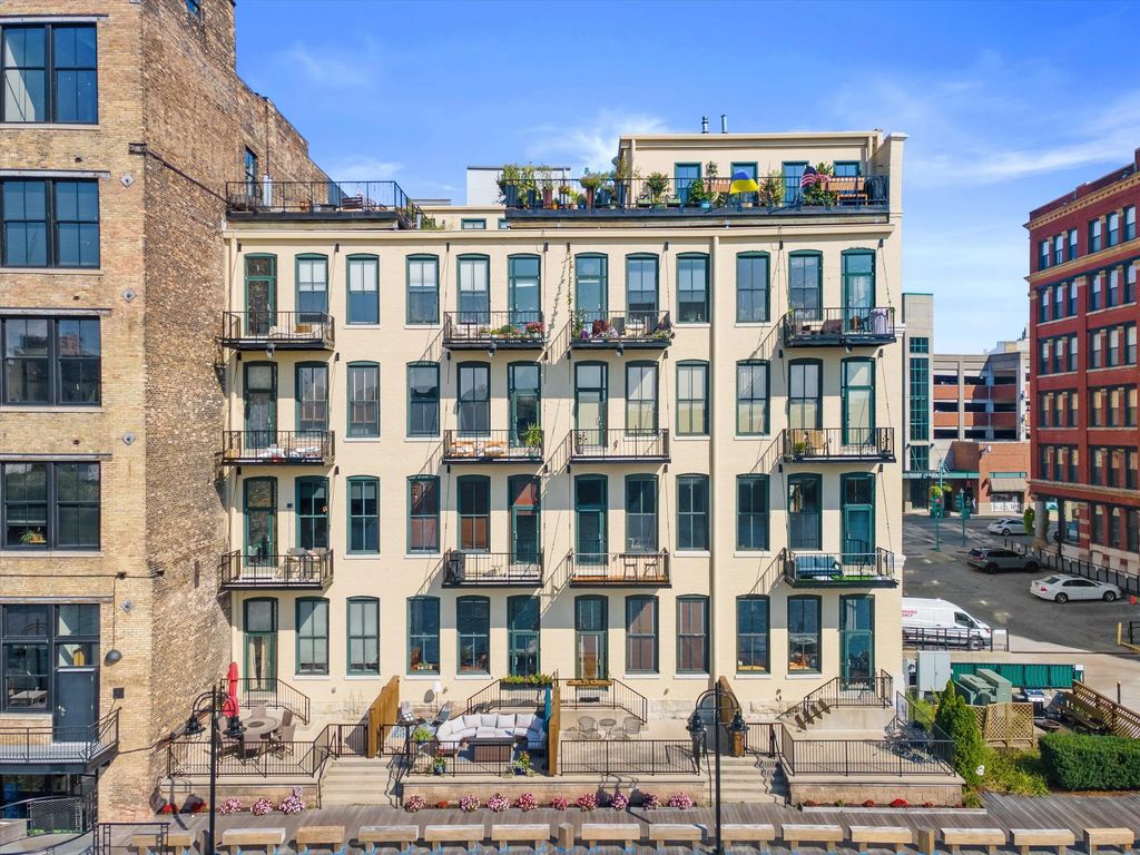 205 N Water St 305, Milwaukee
