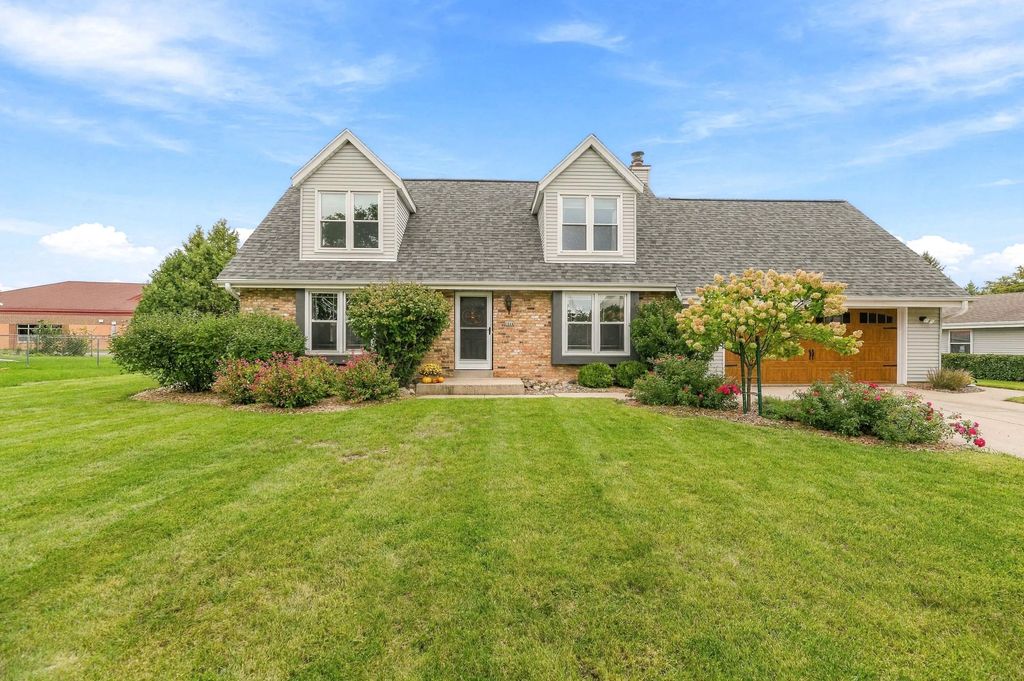 8046 W Imperial Dr, Franklin