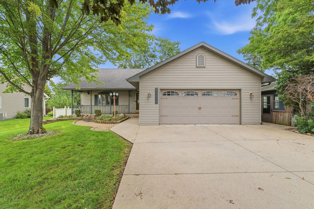 N9630 N Coop Rd, Harrison