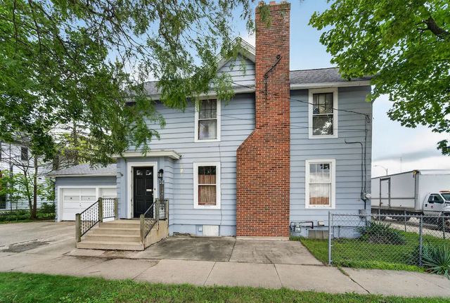 201 N Pine St, Burlington