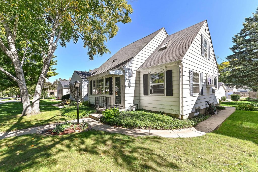 2762 N 82nd St, Milwaukee