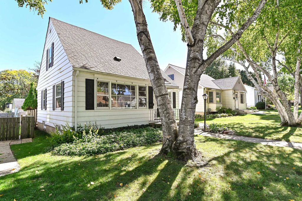 2762 N 82nd St, Milwaukee