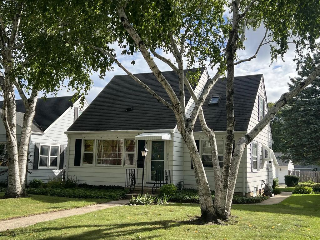 2762 N 82nd St, Milwaukee