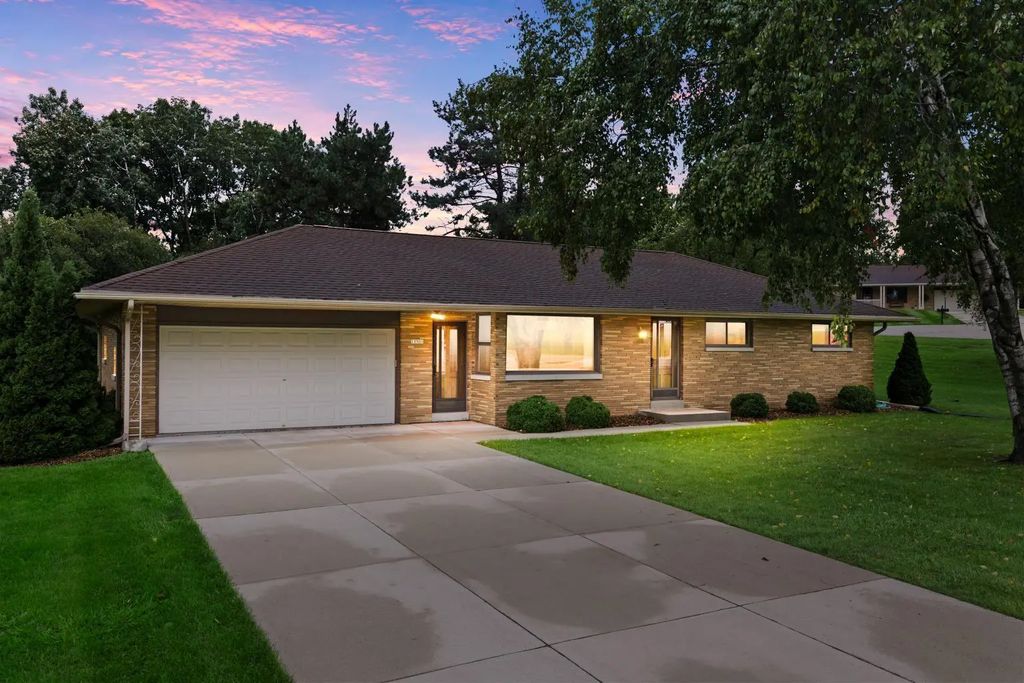 13501 W Dakota St St, New Berlin