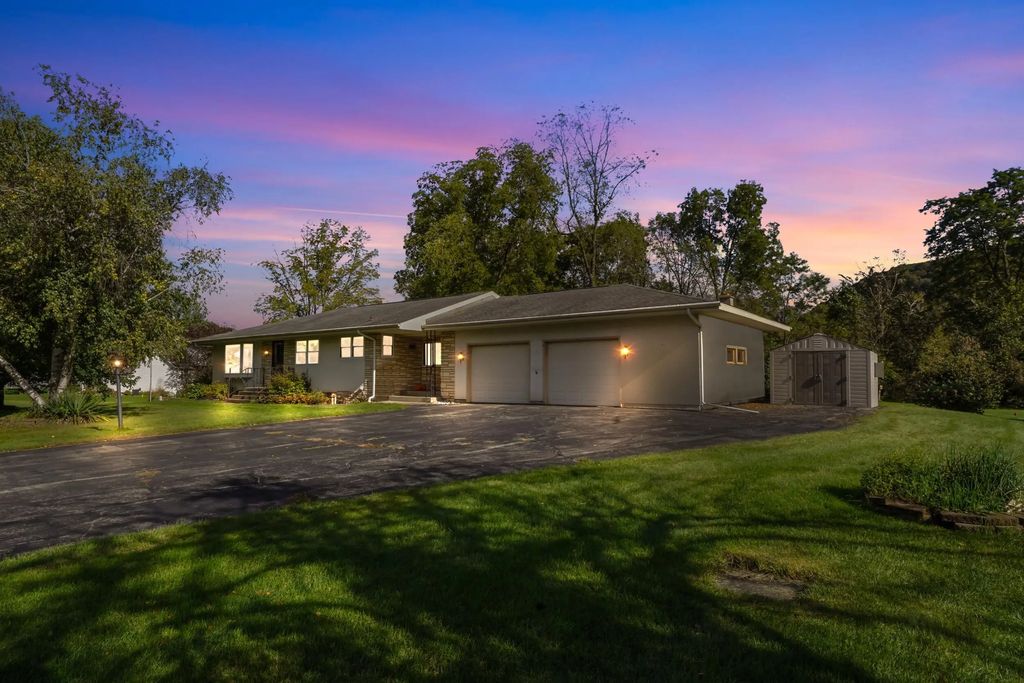 W4923 Hoeth St, Shelby