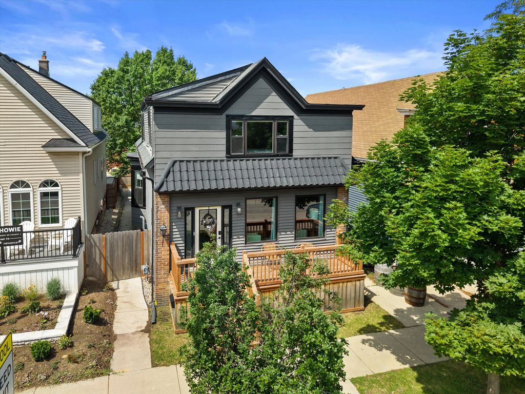 3149 S Howell Ave, Milwaukee