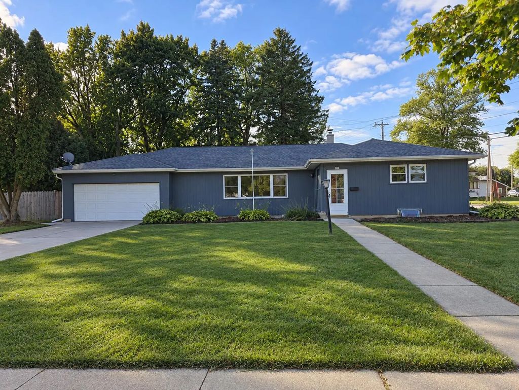 802 N 26th St, Sheboygan