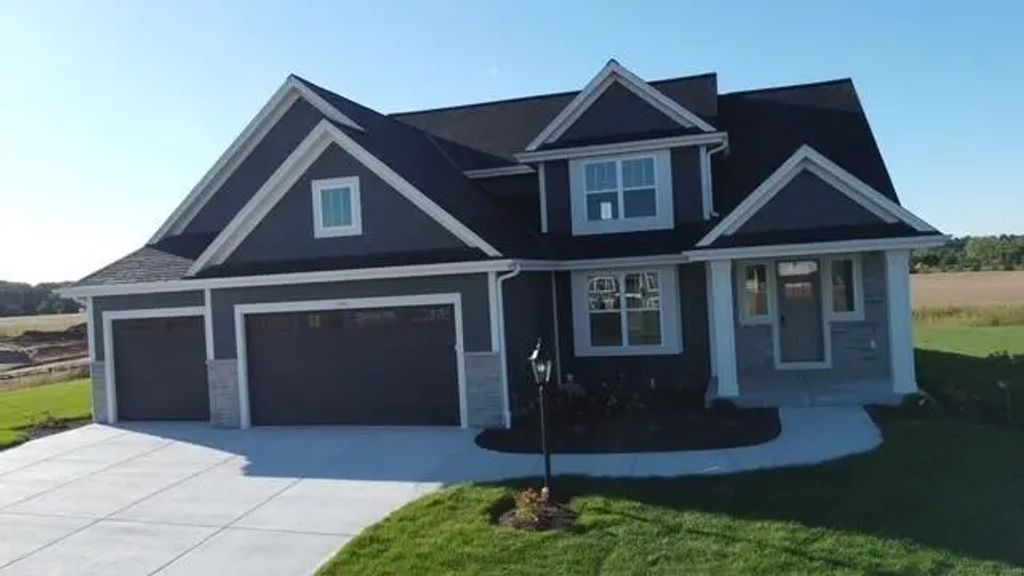 509 Talbots Woods Dr, Dousman