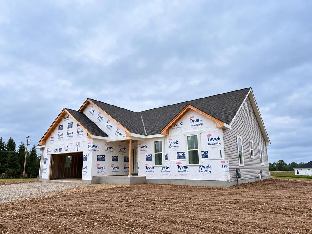 302 Bayberry Ln, Grafton