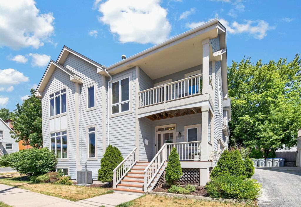 1004 E Garfield Ave 2, Milwaukee