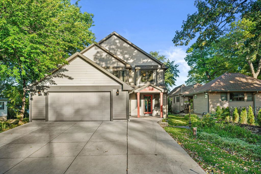 7325 W Wind Lake Rd, Waterford