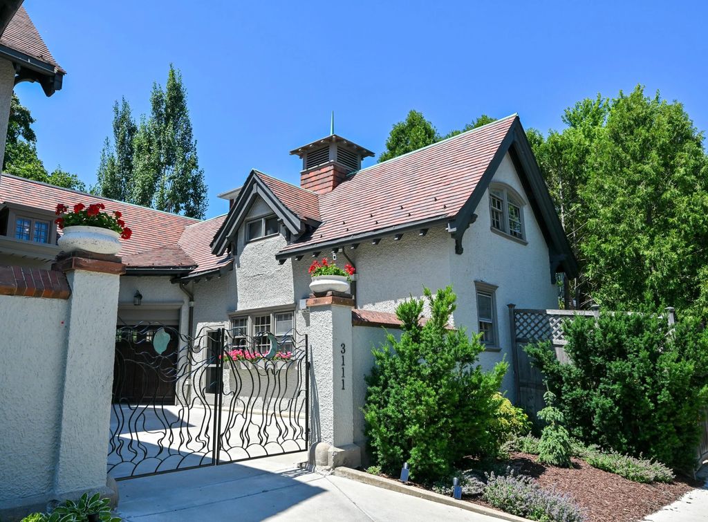 3111 N Marietta Ave, Milwaukee