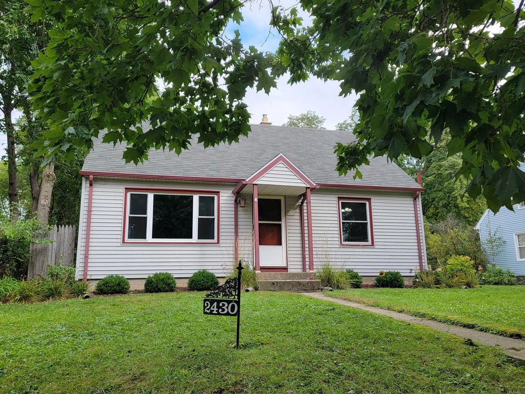 2430 E Denton Ave, Saint Francis