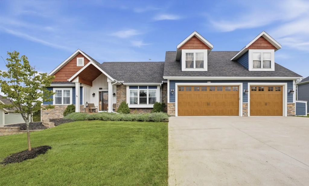 3318 Heartlake Cir, Slinger