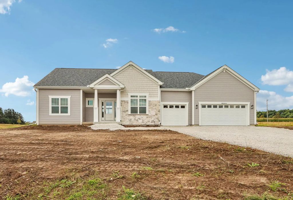 N68w26123 Brighton Dr, Lisbon