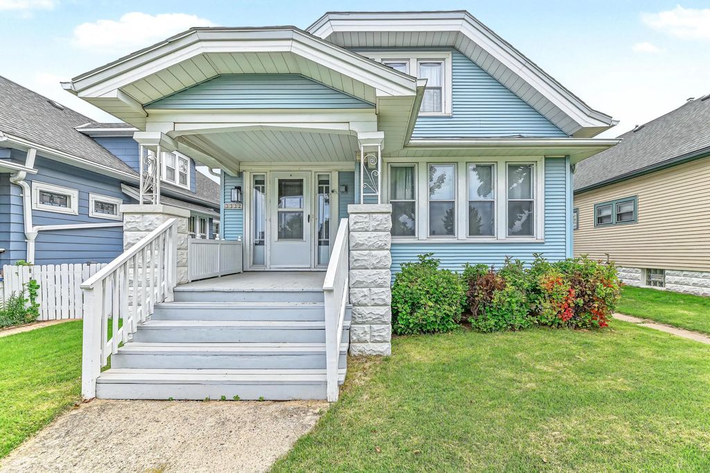 3332 S 9th Pl, Milwaukee