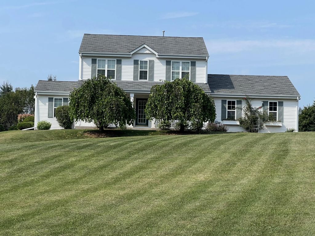 W6188 Linda Ln, Plymouth