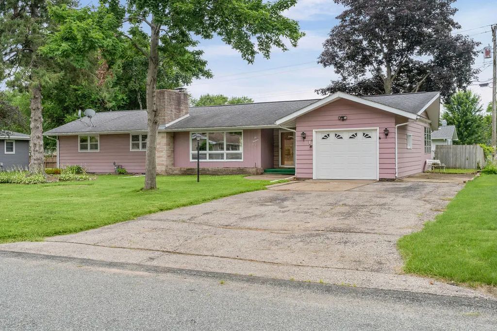 614 Gilster St, Onalaska
