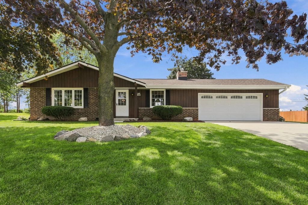 W174n9847 Wendy Ln, Germantown