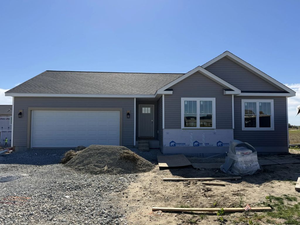 1233 Edge Field Ct, Watertown