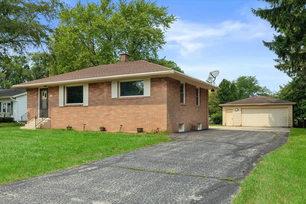 3316 3 Mile Rd, Caledonia