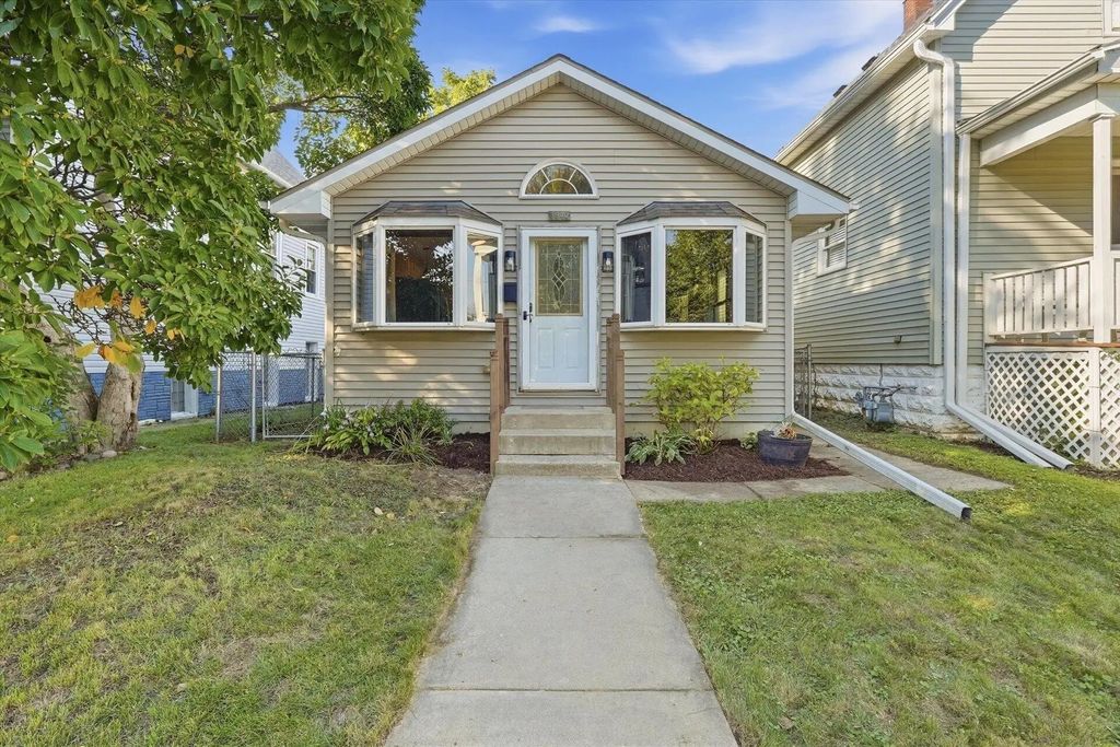 3940 E Underwood Ave, Cudahy