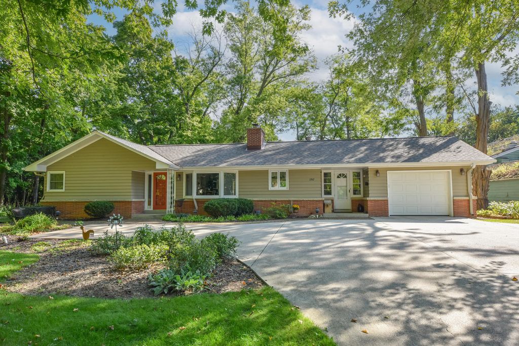 1742 12th Ave, Grafton