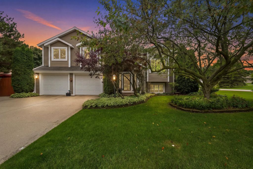 5337 Bluebell Ct, Sheboygan