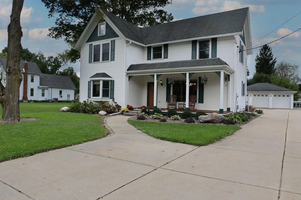 306 N Front St, Rochester