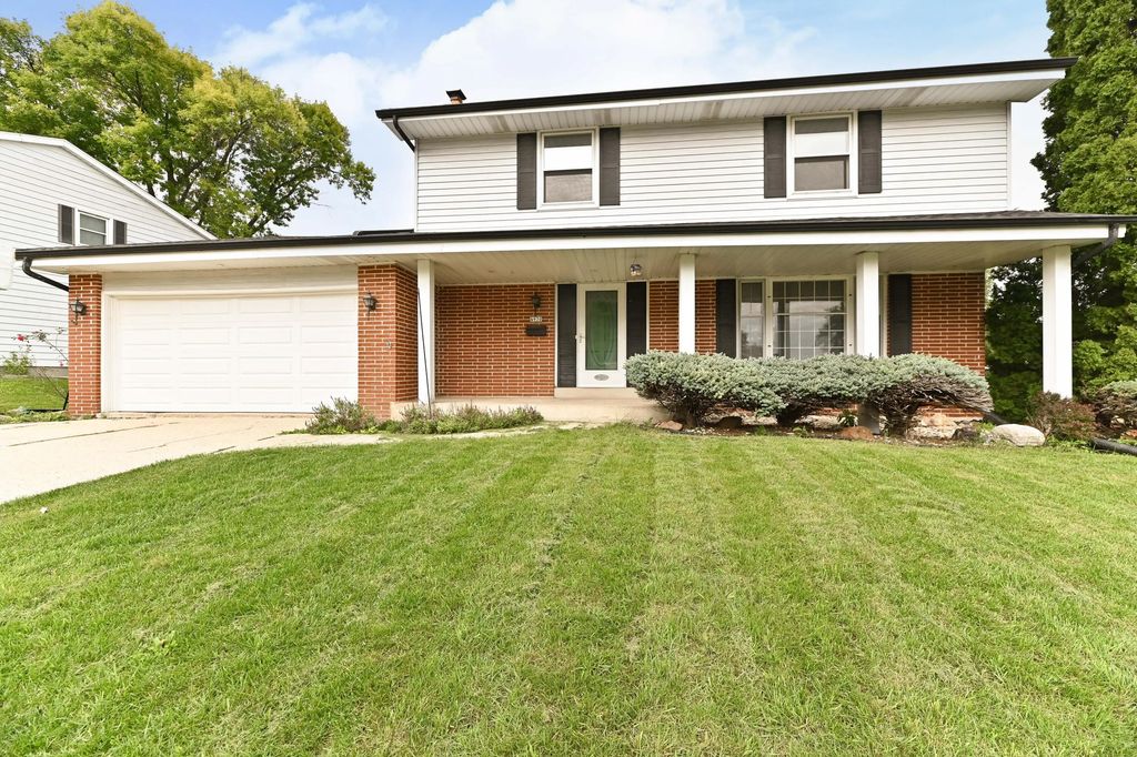 4930 Saxony Ln, Greendale
