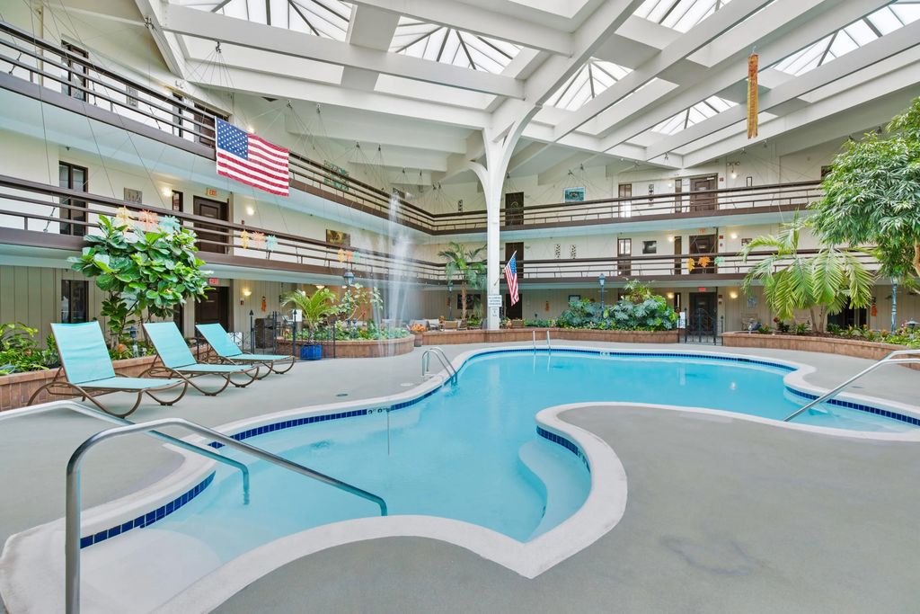 5200 S Tuckaway Blvd 224, Greenfield