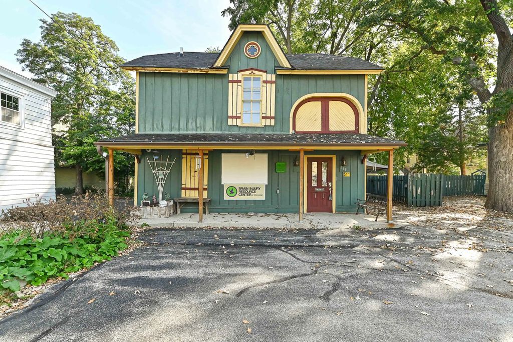 511 N Grand Ave, Waukesha