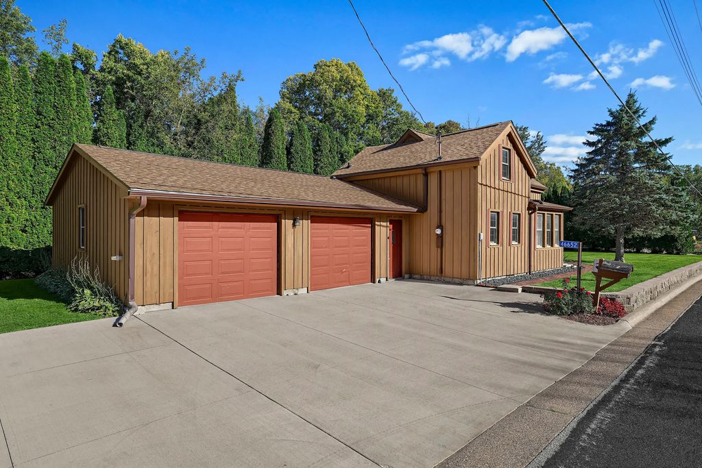 46652 Riverview St, La Crescent