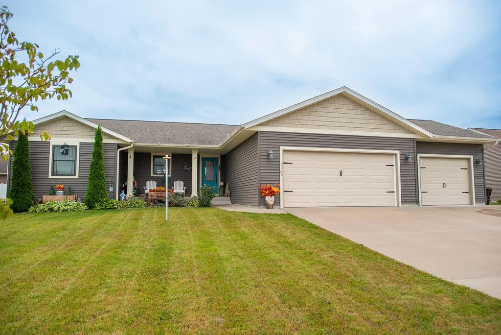 2161 River Trail Ave, Sparta
