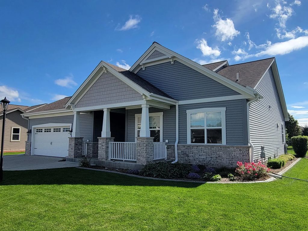 909 Meadowgate Dr, Waterford
