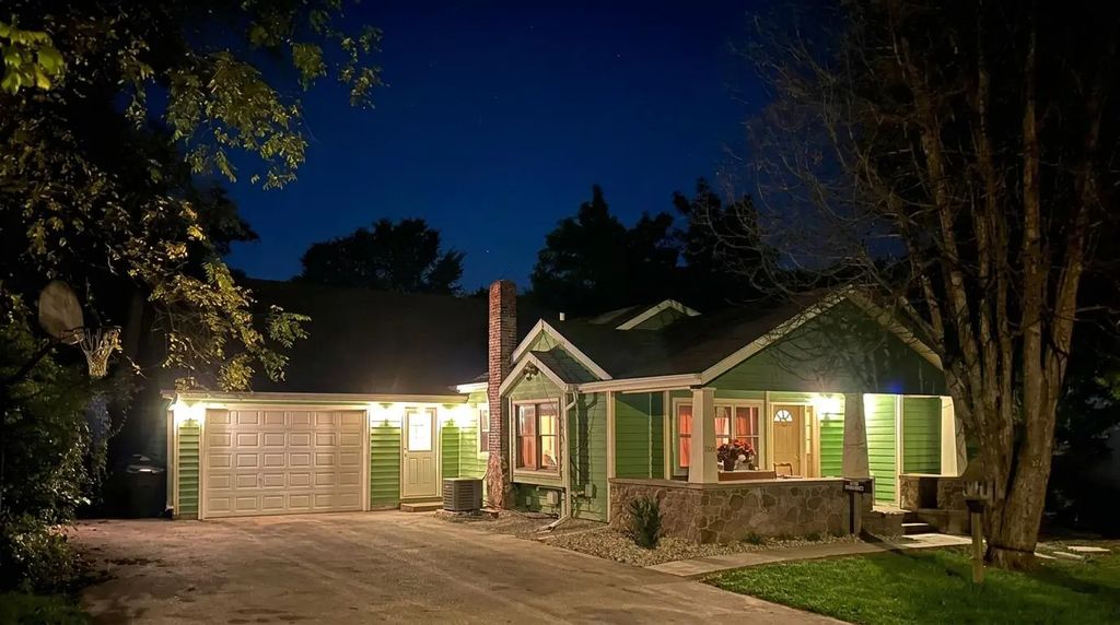 308 N Jefferson St, Whitewater