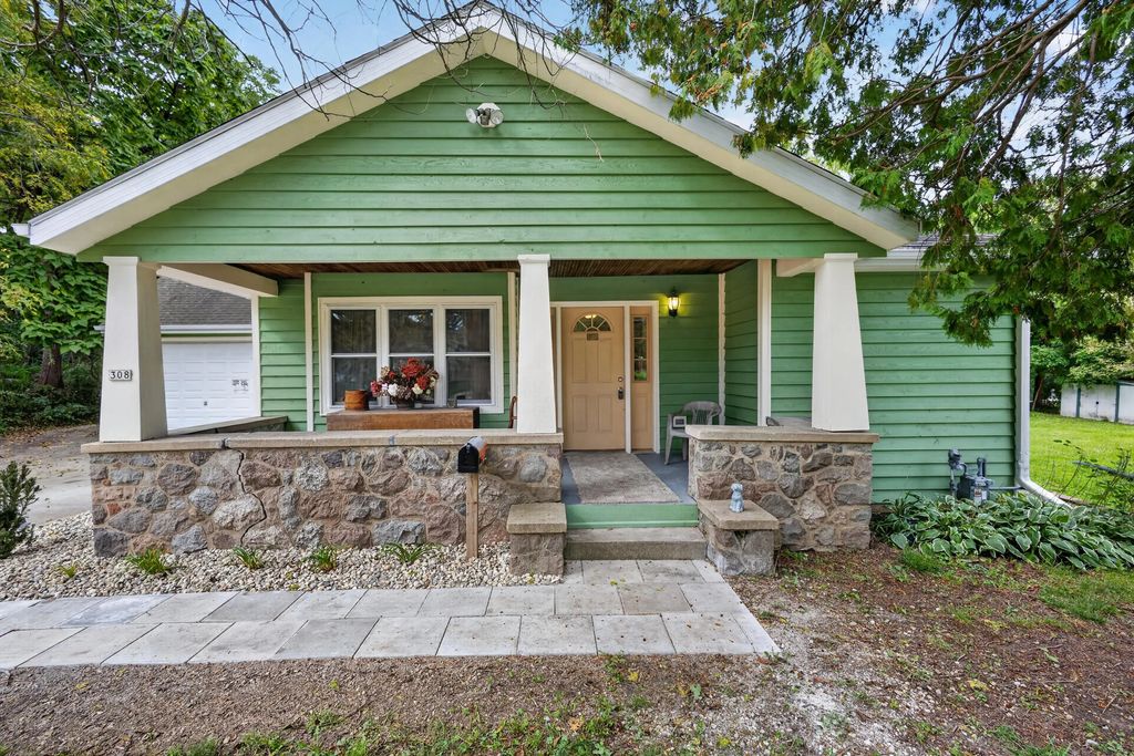 308 N Jefferson St, Whitewater