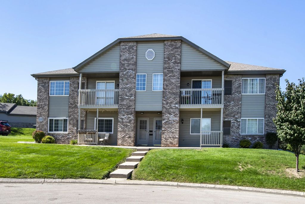 W170s7579 Gregory Dr E, Muskego